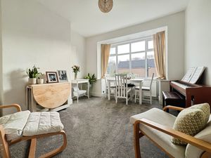 Dining Room - click for photo gallery